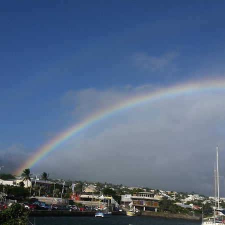 Ferienwohnung Le Voyageur A 1 Mn Du Chu Sud Terre-Sainte, Saint-Pierre Exterior foto