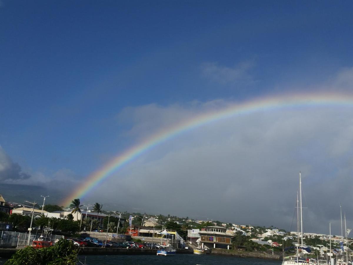 Ferienwohnung Le Voyageur A 1 Mn Du Chu Sud Terre-Sainte, Saint-Pierre Exterior foto